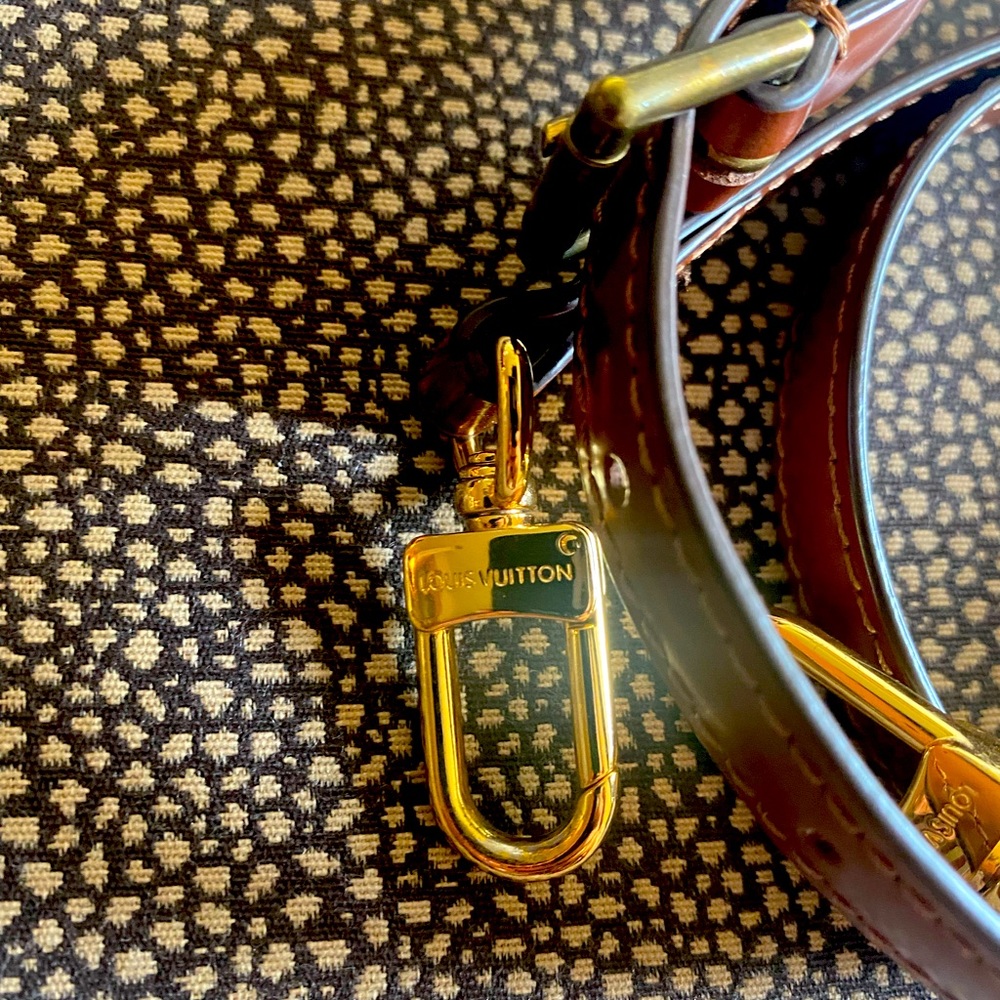 LV HANDBAG *STRAP ONLY*